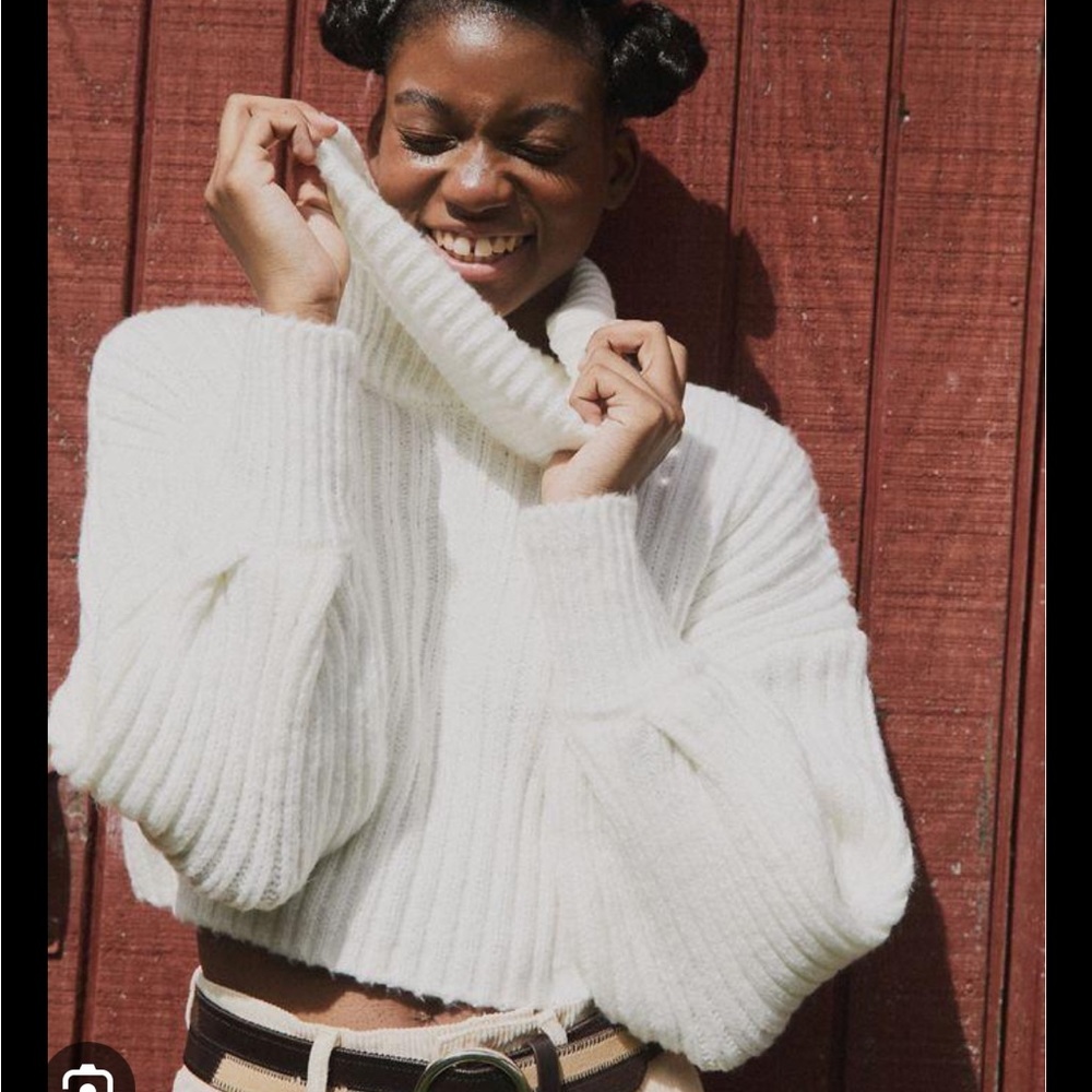 Mia Cropped Turtleneck Sweater Urban Outfitters in S White